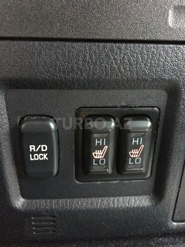Mitsubishi Pajero-15