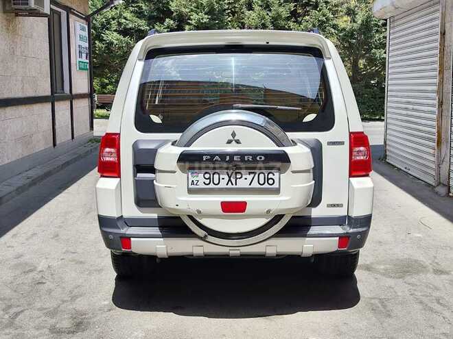 Mitsubishi Pajero-10