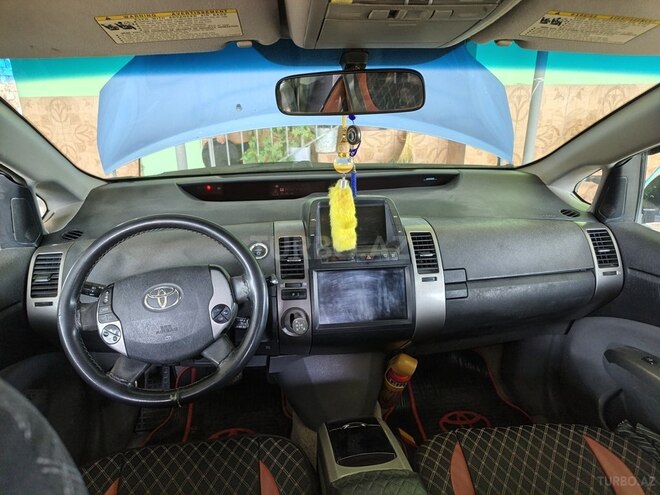 Toyota Prius-4