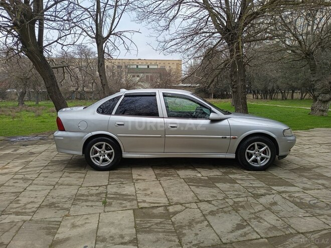 Opel Vectra-11