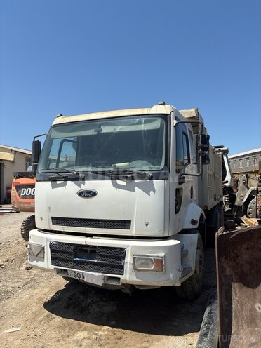 Ford Cargo-3