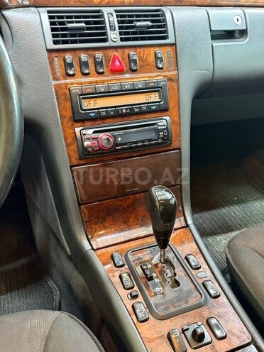 Mercedes E 240-22