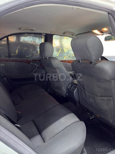 Mercedes E 240-20