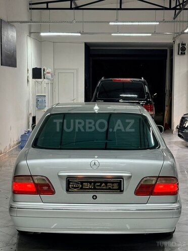 Mercedes E 240-14