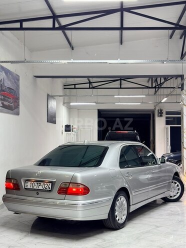 Mercedes E 240-9