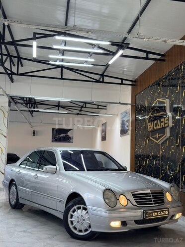Mercedes E 240-5