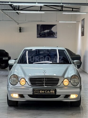 Mercedes E 240-6