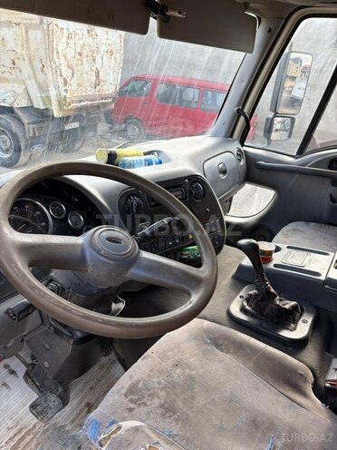 Ford Cargo-5
