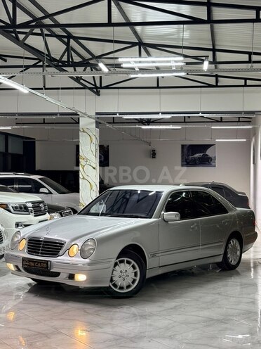 Mercedes E 240-3