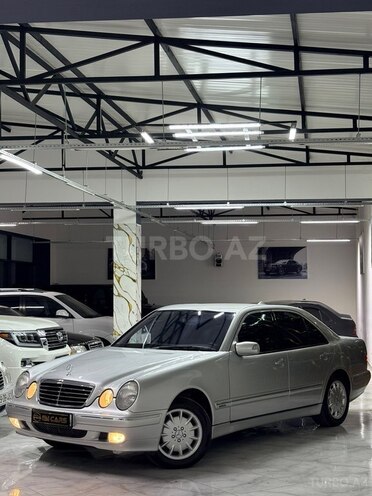 Mercedes E 240-2