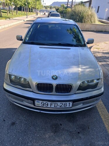 BMW 320-1