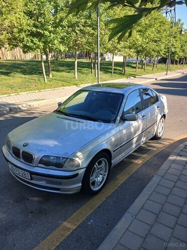 BMW 320-3
