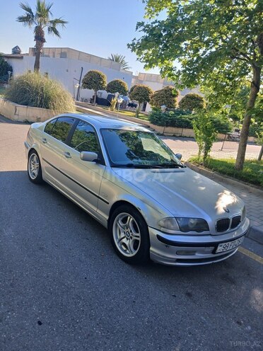 BMW 320-2