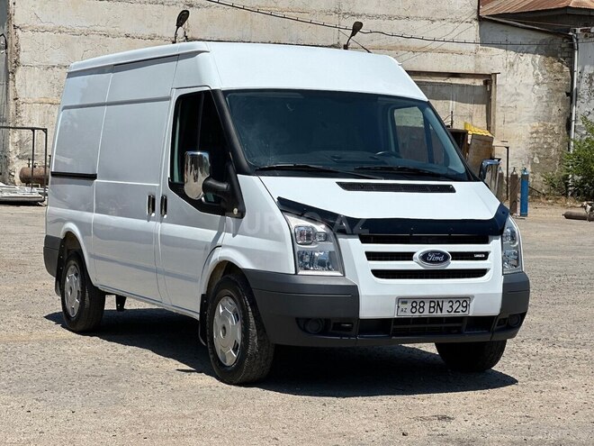 Ford Transit-3