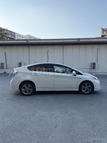Toyota Prius-10