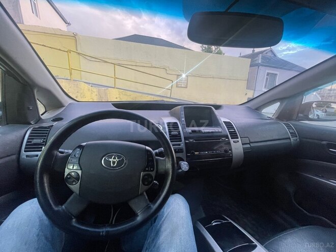 Toyota Prius-5