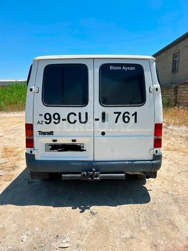 Ford Transit-4