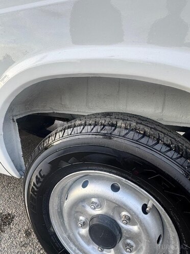 Ford Transit-3