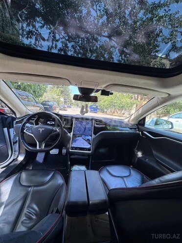 Tesla Model S-5