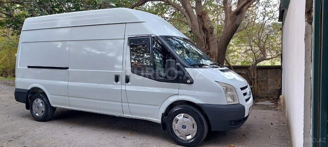 Ford Transit-9
