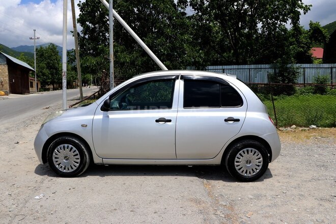 Nissan Micra-5