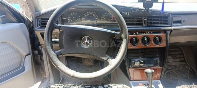 Mercedes 190-5