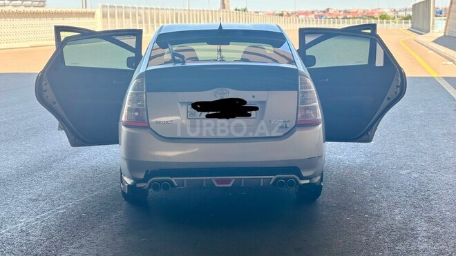 Toyota Prius-2