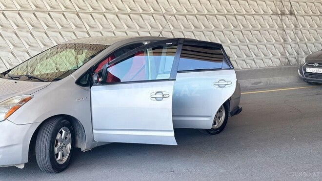 Toyota Prius-3