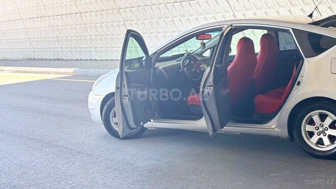 Toyota Prius-5