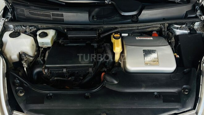 Toyota Prius-12