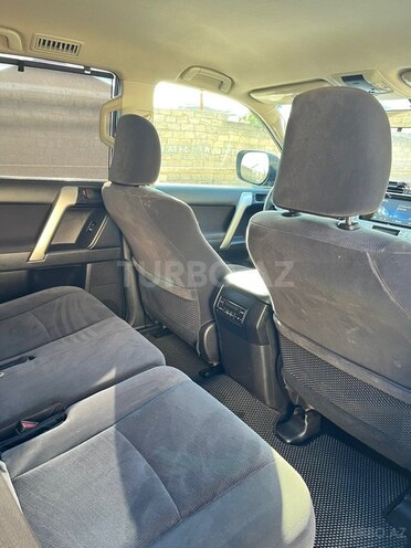 Toyota Land Cruiser Prado-9