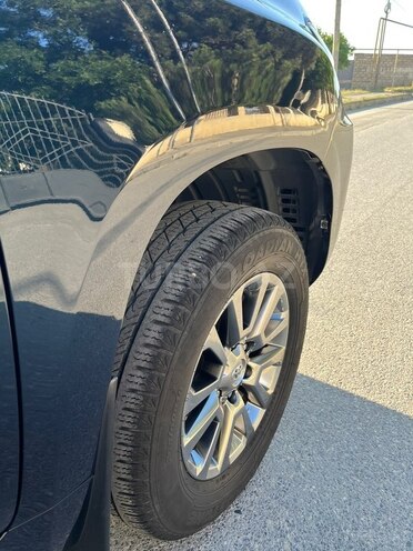 Toyota Land Cruiser Prado-10