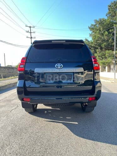 Toyota Land Cruiser Prado-5