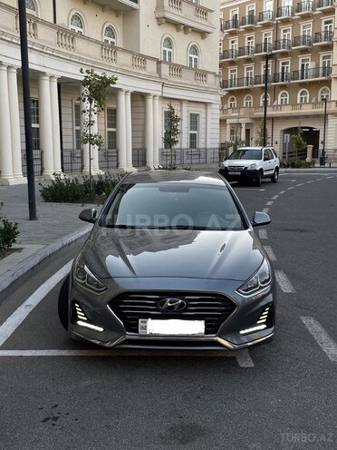 Hyundai Sonata-1