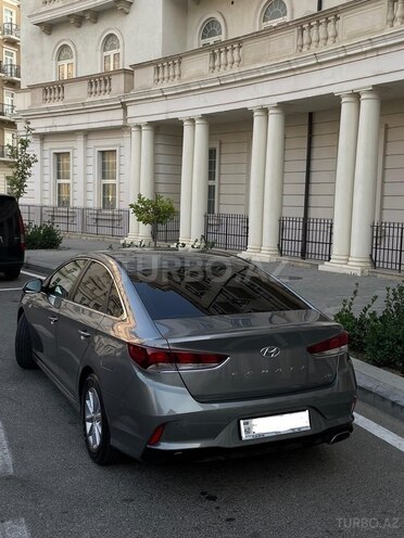 Hyundai Sonata-2