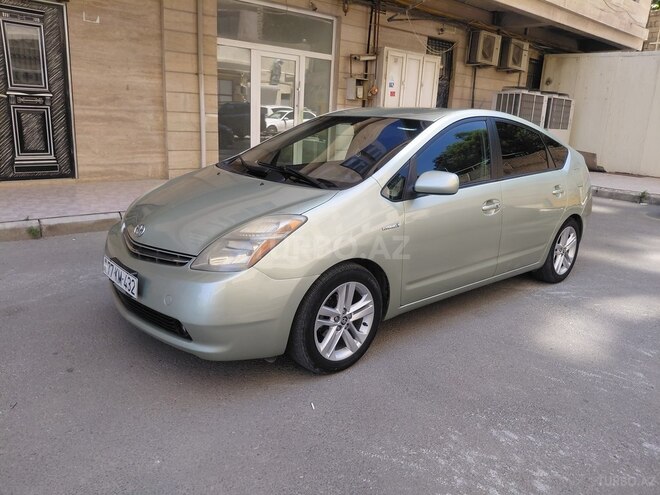 Toyota Prius-12