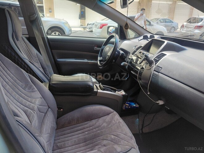 Toyota Prius-6