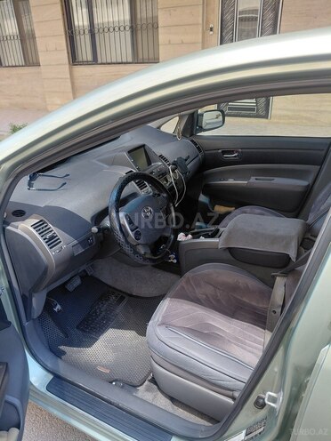 Toyota Prius-7