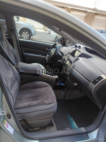Toyota Prius-5