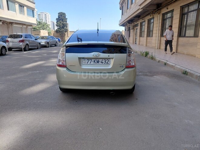Toyota Prius-4