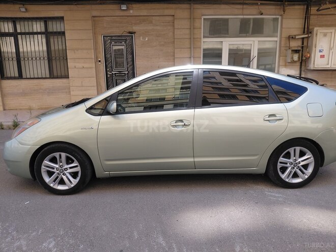 Toyota Prius-13