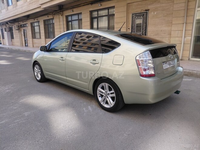 Toyota Prius-2