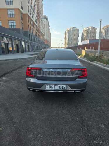 Volvo S90-9