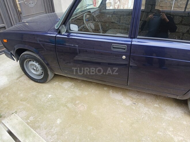 LADA (VAZ) 2107-2