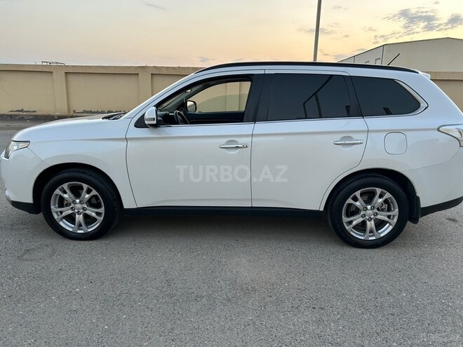 Mitsubishi Outlander-5