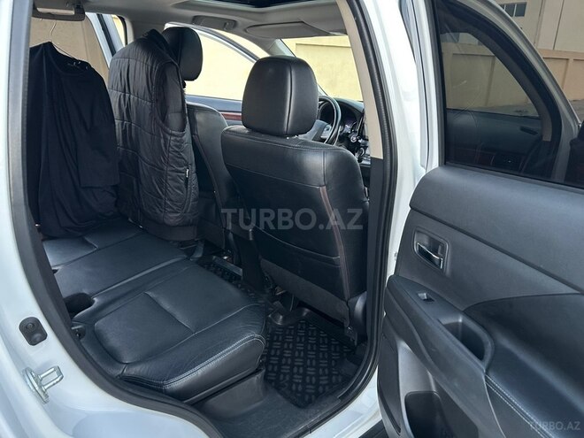 Mitsubishi Outlander-14
