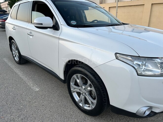 Mitsubishi Outlander-4
