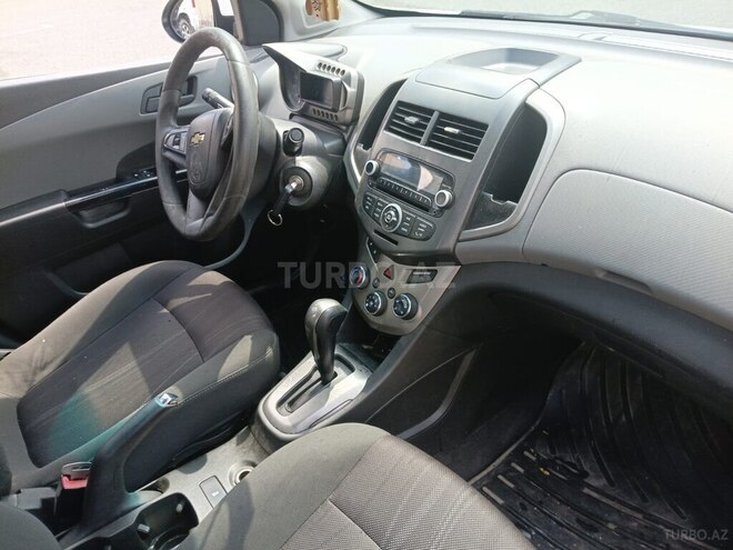 Chevrolet Aveo-16