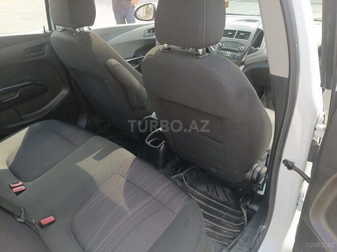 Chevrolet Aveo-14