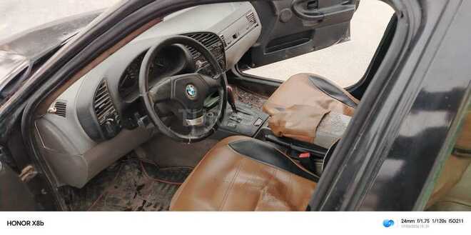 BMW 320-2